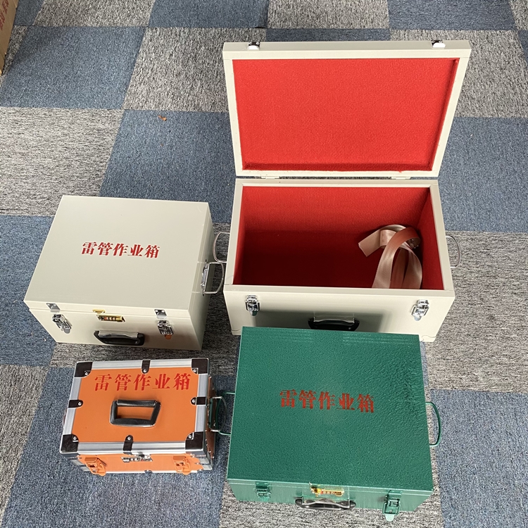 南城爆破工程作业箱如何选择？玻璃钢与传统材质的全面对比